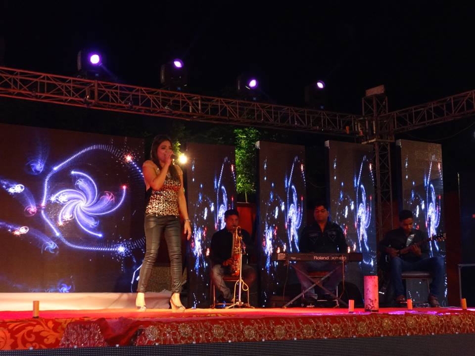 best live band with girl rajkot